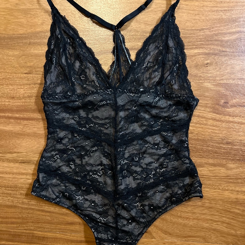 Dynamite Black Lace Bodysuit V-Neck with Mesh